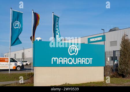 Banner pubblicitario Marquardt produttore elettromeccanico ed elettronico, in particolare automobilistico, sistemi di gestione delle batterie, sviluppo sostenibile Foto Stock