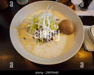 Ramen tonkotsu immacolato con un tocco coreano Foto Stock