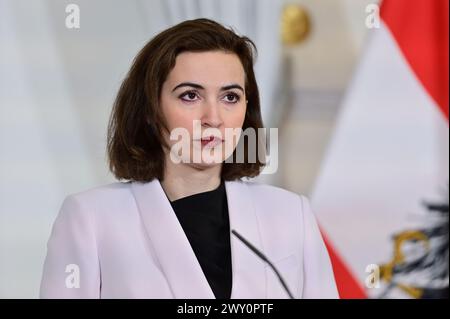 Vienna, Austria. 3 aprile 2024. Foyer stampa presso la Cancelleria federale con Alma Zadić, ministro federale della giustizia Foto Stock