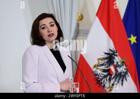 Vienna, Austria. 3 aprile 2024. Foyer stampa presso la Cancelleria federale con Alma Zadić, ministro federale della giustizia Foto Stock