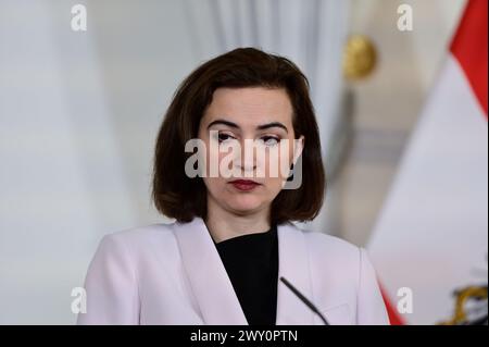 Vienna, Austria. 3 aprile 2024. Foyer stampa presso la Cancelleria federale con Alma Zadić, ministro federale della giustizia Foto Stock