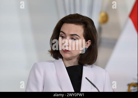 Vienna, Austria. 3 aprile 2024. Foyer stampa presso la Cancelleria federale con Alma Zadić, ministro federale della giustizia Foto Stock