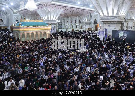 Il presidente iraniano Ebrahim Raisi partecipa alla cerimonia della notte di Qadr della 21a notte del mese santo del Ramadan il presidente iraniano Ebrahim Raisi partecipa alla cerimonia della notte di Qadr della 21a notte del mese santo del Ramadan, Teheran, Iran, il 1° aprile 2024. Foto di Iranian Presidency Office Teheran Teheran Iran, Islamic Republic of 010424 Iran IPO 0037 Copyright: XapaimagesxIranianxPresidencyxOfficexxapaimagesx Foto Stock