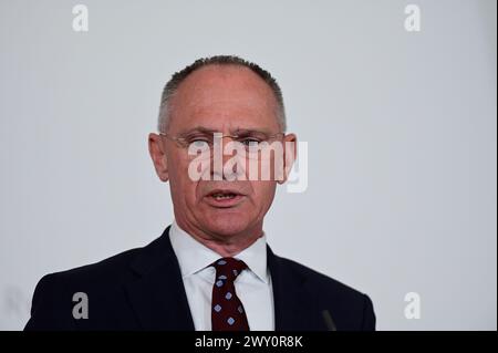 Vienna, Austria. 3 aprile 2024. Foyer stampa nella Cancelleria federale con Gerhard Karner, Ministro federale degli interni Foto Stock