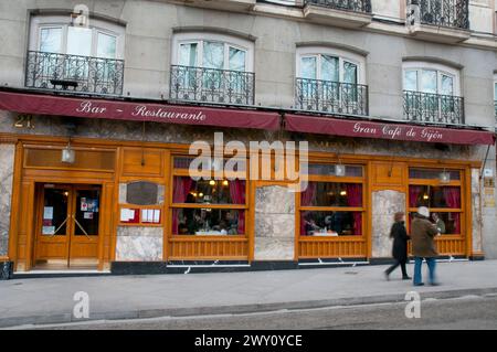 Facciata del Cafe Gijon, Paseo de Recoletos. Madrid, Spagna. Foto Stock