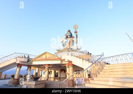 Statua di Lord Shiva Pumdikot a Pokhara, seconda grande statua di Shiva in Nepal Foto Stock