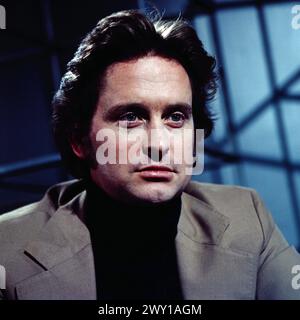 Kino, Kino, ZDF Filmmagazin, 1976, prominentre Gast: Michael Douglas, amerikanischer Schauspieler, er spricht über Seine Rolle als ispettore Steve Keller in der US TV serie: Die Strassen von San Francisco, Originaltitel: The Streets of San Francisco. Foto Stock