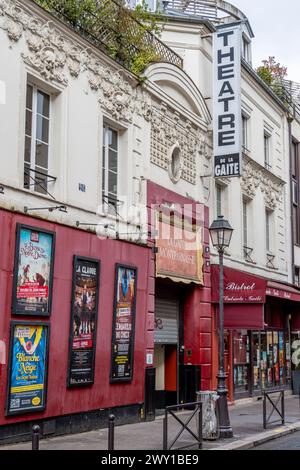 Vista esterna del Théâtre de la Gaîté-Montparnasse, un teatro parigino fondato nel 1868 e situato in rue de la Gaîté, nel quartiere di Montparnasse Foto Stock