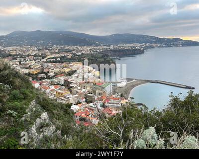 Meta, Italia. Vista panoramica sul Golfo di Napoli. Foto Stock