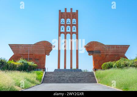 Giorno d'estate al Sardarapat Memorial Memorial Memorial Memorial in Armenia Foto Stock