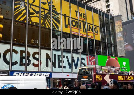 Lo studio di trasmissione per CBS News si trova a Times Square, 2024, New York City, USA Foto Stock