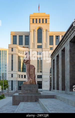 Monumento di Shahumyan nella capitale armena Erevan Foto Stock