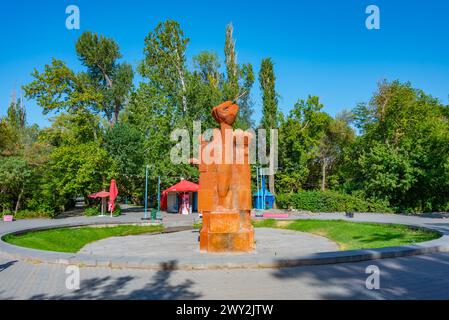 Vicolo degli amanti monopente al parco della Vittoria di Erevan, Armenia Foto Stock