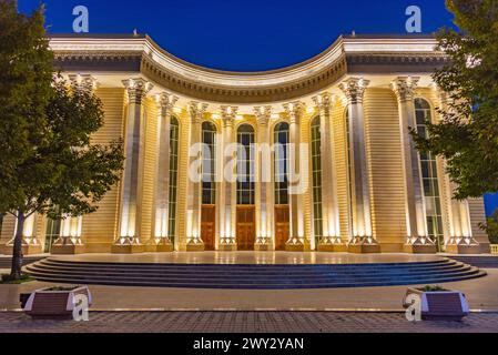 Heydar Aliyev Center nel parco Heydar Aliyev a Ganja, Azerbaigian Foto Stock