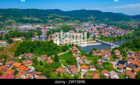 Fortezza di Maglaj e fiume Bosnia in Bosnia ed Erzegovina Foto Stock