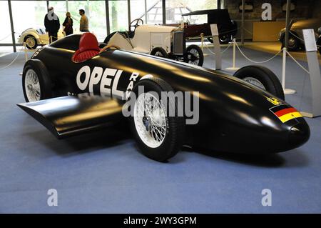 Opel RAK 2 costruita nel 1928, Deutsches Automuseum Langenburg, con vista mirata di una storica auto da corsa nera Opel in un museo, Deutsches Automuseum Foto Stock