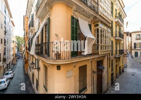 Foto dell'affascinante architettura e delle strade di Palma di Maiorca, Spagna Foto Stock