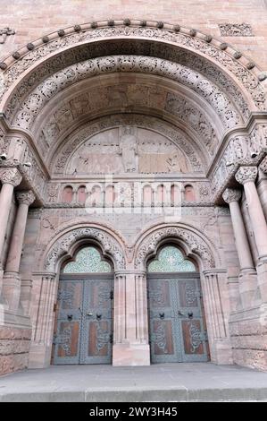 Chiesa del Redentore, inizio della costruzione 1903, Bad Homburg v. d. Hoehe, Assia, veduta dettagliata dell'area d'ingresso di una chiesa con elaborato Foto Stock