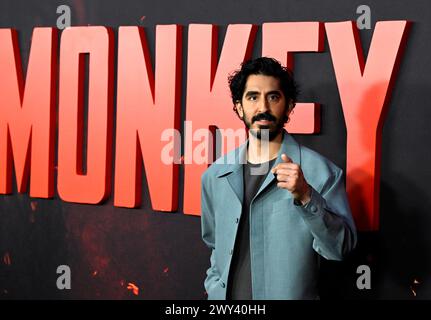 Los Angeles, Stati Uniti. 3 aprile 2024. Il membro del cast, produttore e regista Dev Patel partecipa alla prima del thriller cinematografico "Monkey Man" al TCL Chinese Theatre nella sezione Hollywood di Los Angeles mercoledì 3 aprile 2024. Storyline: Un giovane anonimo scatena una campagna di vendetta contro i leader corrotti che hanno ucciso sua madre e continuano a vittimizzare sistematicamente i poveri e gli impotenti. Foto di Alex Gallardo/UPI credito: UPI/Alamy Live News Foto Stock