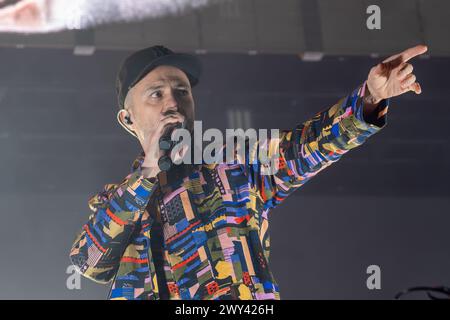 Mantova, Italia. 3 aprile 2024. Samuel, pseudonimo di Samuel Umberto Romano, canta sul palco durante il Subsonica 2024 Tour al PalaUnical di Mantova, il 3 aprile 2024. (Foto di Roberto Tommasini/NurPhoto) credito: NurPhoto SRL/Alamy Live News Foto Stock