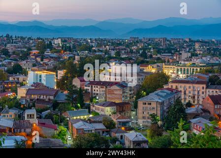 Vista panoramica all'alba di Kutaisi, Georgia Foto Stock