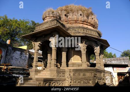 Vista del forte Maheshwar (forte Ahilya), il Maharani Ahilyabai Holkar governò qui dal 1765 al 1796 e costruì Ahilya Wada, le sue residenze personali, questo Foto Stock