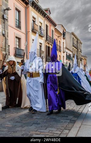 Processione del venerdì Santo durante la settimana Santa (Semana Santa), Avila, Castiglia e León, Spagna Foto Stock