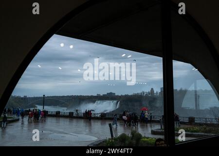 Cascate del Niagara, zona turistica sul fiume Niagara, confine naturale tra la provincia dell'Ontario in Canada e lo stato di New York in Foto Stock