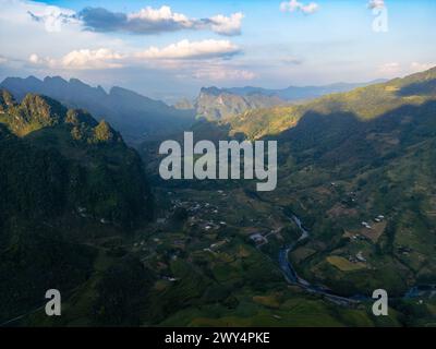 Vista aerea del circuito di ha Giang, Vietnam. Foto Stock