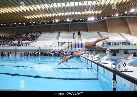 Saint Denis, Francia. 4 aprile 2024. © PHOTOPQR/LE PARISIEN/Fred Dugit ; Saint Denis ; 04/04/2024 ; JO Paris 2024 Saint Denis (93), le 4 avril 2024 Inauguration du centre aquatique olympique (CAO) par le président de la République Saint Denis, Francia, 4 aprile 2024 olimpiadi di Parigi/inaugurazione del Centro acquatico Olimpico (CAO) da parte del Presidente della Repubblica EmmanuelMacron. *** Didascalia locale *** inaugurazione del centro aquatique olympique (CAO) credito: MAXPPP/Alamy Live News Foto Stock