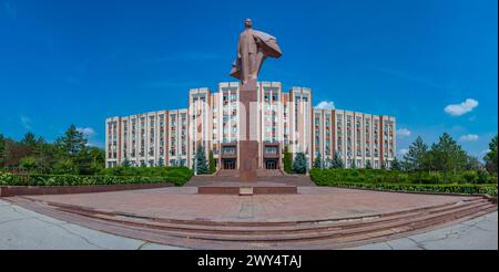 Statua di Lenin di fronte al governo della Transnistria a Tiraspol, Moldavia Foto Stock