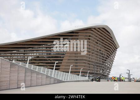 © PHOTOPQR/LE PARISIEN/Olivier Arandel ; Saint-Denis ; 28/03/2024 ; Saint-Denis, Francia Jeudi 28 mars 2024 Paris JO 2024 Centre aquatique Olympique - un bassin de 50 mètres (10 lignes d'eau) pour les épreuves olympiques de natation artistique et de water-polo. - Un bassin de plongeon - 5 000 posti assises dans des tribunes de type Arena « en fer à cheval » afin de vivre une expérience spectateur unique. Saint Denis, Francia, 28 marzo 2024 olimpiadi di Parigi/Centro acquatico Olimpico (CAO) *** didascalia locale *** LP/ Olivier Arandel Foto Stock