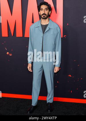 HOLLYWOOD, LOS ANGELES, CALIFORNIA, USA - 3 APRILE: Dev Patel arriva alla prima di Los Angeles della Universal Pictures 'Monkey Man' tenutasi al TCL Chinese Theatre IMAX il 3 aprile 2024 a Hollywood, Los Angeles, California, Stati Uniti. (Foto di Xavier Collin/Image Press Agency) Foto Stock