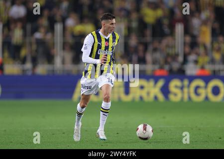 Istanbul, Turchia. 3 aprile 2024. Istanbul, Turchia, 3 aprile 2024: Mert Muldur (16 Fenerbahce) durante la partita di calcio turca della Super League tra Fenerbahce e Adana Demirspor allo stadio Ulker, Turchia. Emre OKTAY (Emre OKTAY/SPP) credito: SPP Sport Press Photo. /Alamy Live News Foto Stock