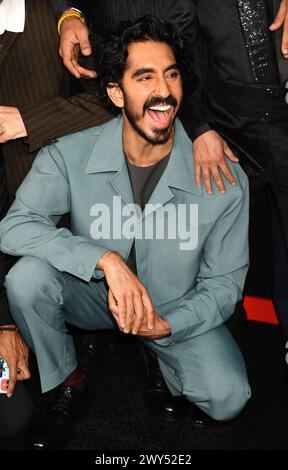 Hollywood, California, Stati Uniti. 3 aprile 2024. Dev Patel partecipa alla prima di Los Angeles di "Monkey Man" della Universal Pictures al TCL Chinese Theatre il 3 aprile 2024 a Hollywood, California. Crediti: Jeffrey Mayer/JTM Photos/Media Punch/Alamy Live News Foto Stock