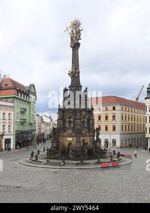 Olomouc, Repubblica Ceca. 4 aprile 2024. Monumento barocco (colonna della Trinità) la colonna della Santissima Trinità (Sloup Nejsvetejsi Trojice) a Olomouc, Repubblica Ceca, 4 aprile 2024, fu costruita tra il 1716 e il 1754. Nel 2000 è stato iscritto nella lista del patrimonio mondiale dell'UNESCO. Verrà ripristinato. Crediti: Ludek Perina/CTK Photo/Alamy Live News Foto Stock