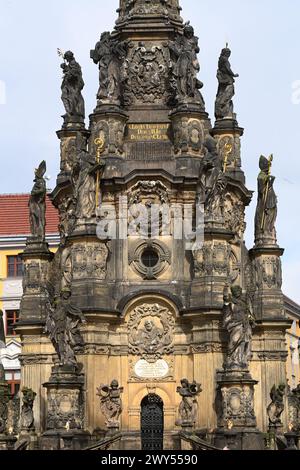 Olomouc, Repubblica Ceca. 4 aprile 2024. Monumento barocco (colonna della Trinità) la colonna della Santissima Trinità (Sloup Nejsvetejsi Trojice) a Olomouc, Repubblica Ceca, 4 aprile 2024, fu costruita tra il 1716 e il 1754. Nel 2000 è stato iscritto nella lista del patrimonio mondiale dell'UNESCO. Verrà ripristinato. Crediti: Ludek Perina/CTK Photo/Alamy Live News Foto Stock