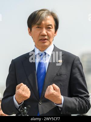 Seoul, Corea del Sud. 4 aprile 2024. Cho Kuk, leader del Partito di ricostruzione della Corea, parla durante una manifestazione elettorale per le prossime elezioni parlamentari a Seul. I sudcoreani andranno alle urne il 10 aprile per le elezioni parlamentari a livello nazionale. Credito: SOPA Images Limited/Alamy Live News Foto Stock