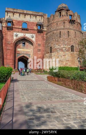 West Gate, Bara Darwaza, 1540s, Purana Qila, Old Fort, nuova Delhi, India Foto Stock