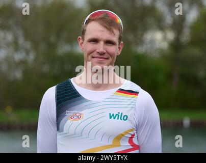 Dortmund, Germania. 4 aprile 2024. Canottaggio: Presentazione degli otto tedeschi: Max John. Crediti: Bernd Thissen/dpa/Alamy Live News Foto Stock