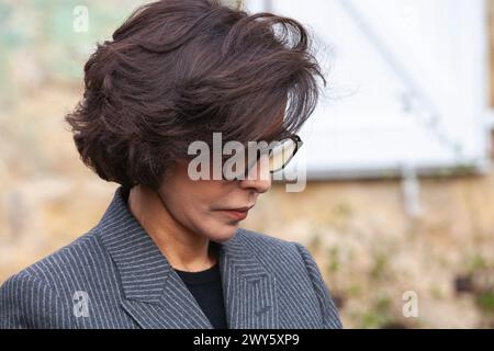 Ritratto di Rachida DATI, Ministro della Cultura, visita l'Abbaye de Beaulieu-en-Rouergue. Foto di Patricia Huchot-Boissier Foto Stock