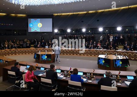 Bruxelles, Belgio. 4 aprile 2024. Vista plenaria di una riunione dei ministri degli Esteri della NATO presso la sede della NATO a Bruxelles, Belgio, il 4 aprile 2024. Crediti: ALEXANDROS MICHAILIDIS/Alamy Live News Foto Stock