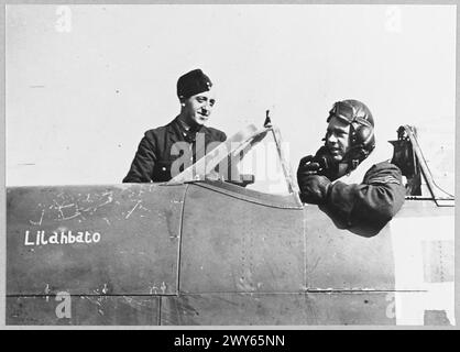 IL BASUTOLAND SQUADRON - il velivolo nominato del Basutoland Squadron con il pilota - Sergente T. Watson. , Royal Air Force Foto Stock