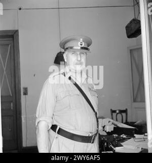 SECONDA GUERRA MONDIALE 1939 - 1945: NORD AFRICA. - Il comandante in capo della Persia e dell'Iraq, generale Sir Henry Maitland ("Jumbo") Wilson, GBE, KCG, DSO, MC, A CC. Durante una visita al Cairo. , Foto Stock