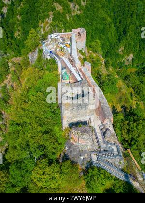 Vista panoramica della Cittadella di Poenari in Romania Foto Stock