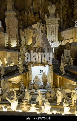 BANSKA STIAVNICA, SLOVACCHIA - 9 Mar 2024: La famosa Betlemme scolpita in legno. Incredibile scultura animata in legno, con più di 800 figure ed e Foto Stock