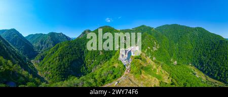 Vista panoramica della Cittadella di Poenari in Romania Foto Stock