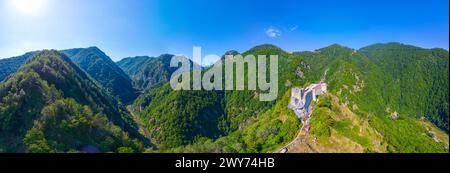Vista panoramica della Cittadella di Poenari in Romania Foto Stock