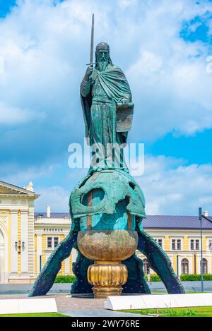 Monumento a Stefan Nemanja di fronte alla stazione ferroviaria principale di Belgrado, Serbia Foto Stock