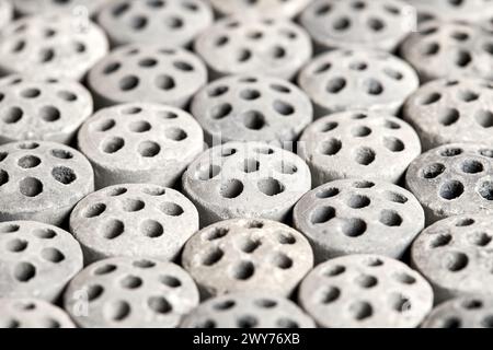 Riformatura dell'anidride carbonica del catalizzatore del nichel metano forma a pellet cilindrica a sette fori forma metanolo sintesi petrolchimica industriale, focus selezionato Foto Stock